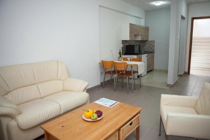 Alecos Hotel Apartments Paphos Bilik gambar